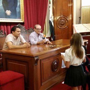 Alumnos del colegio de Cheles entrevistan a Luís García-Borruel