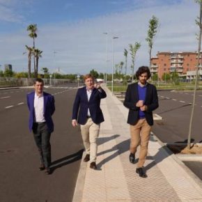 Los nuevos accesos al parque del río de Badajoz abren hoy con 400 plazas de aparcamiento